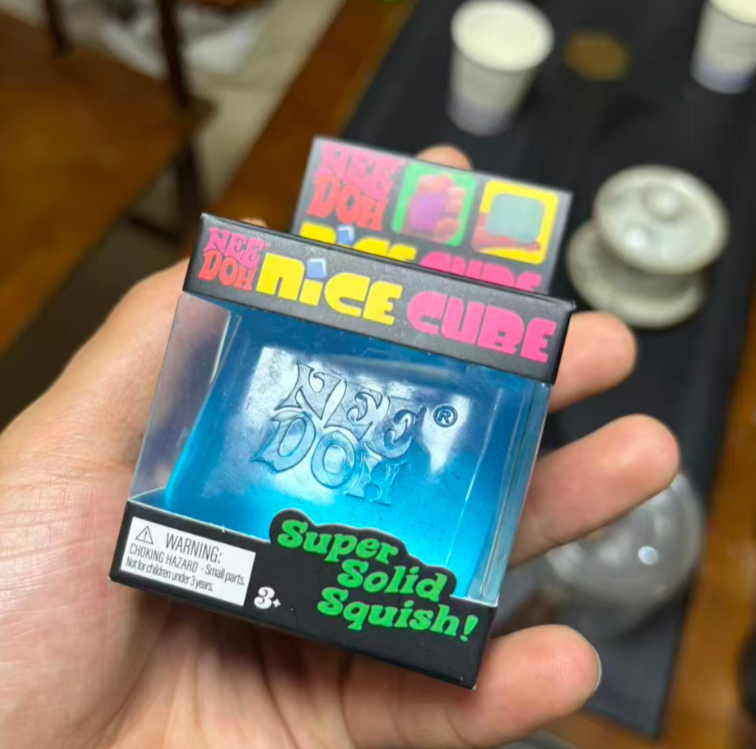 In Stock Squishy Schylli NeeE- - đánh giá và giá Fire Starter Cube